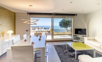 MONTECARLO 41. Lujoso apartamento con terraza panorámica en S’Agaró